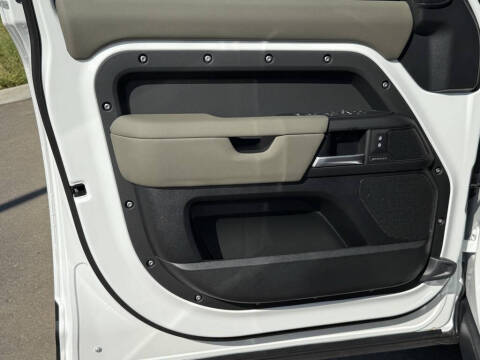 2026 Land Rover Defender 110 P300 S