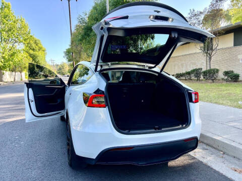 2023 Tesla Model Y Long Range
