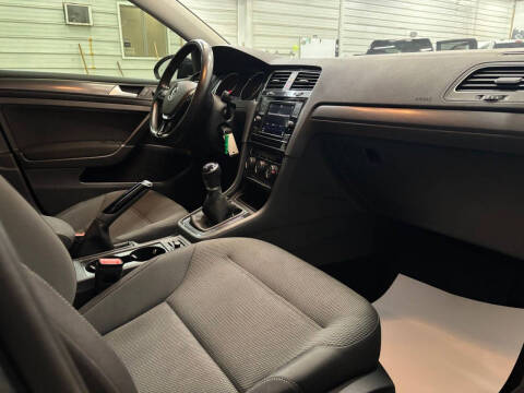 2019 Volkswagen Golf S