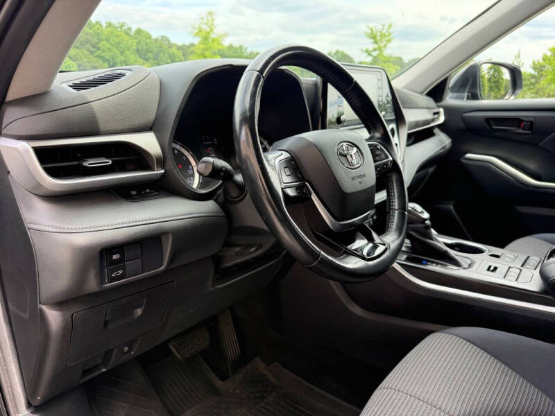 2020 Toyota Highlander LE