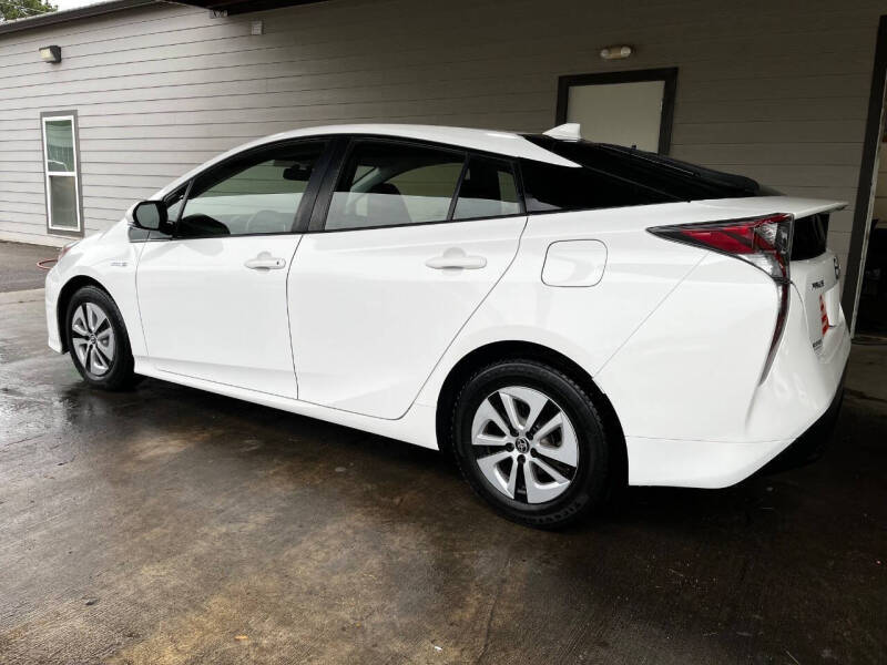 2016 Toyota Prius Three