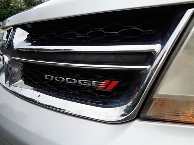 2012 Dodge Avenger SE