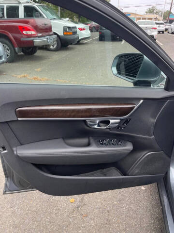 2017 Volvo S90 T5 Momentum