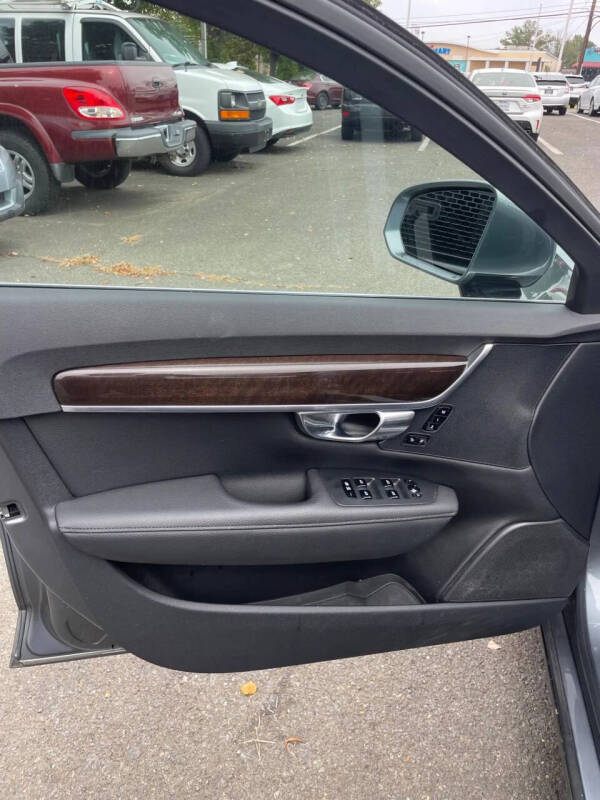 2017 Volvo S90 T5 Momentum