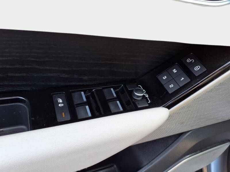 2019 Land Rover Range Rover Velar P250 R-Dynamic SE