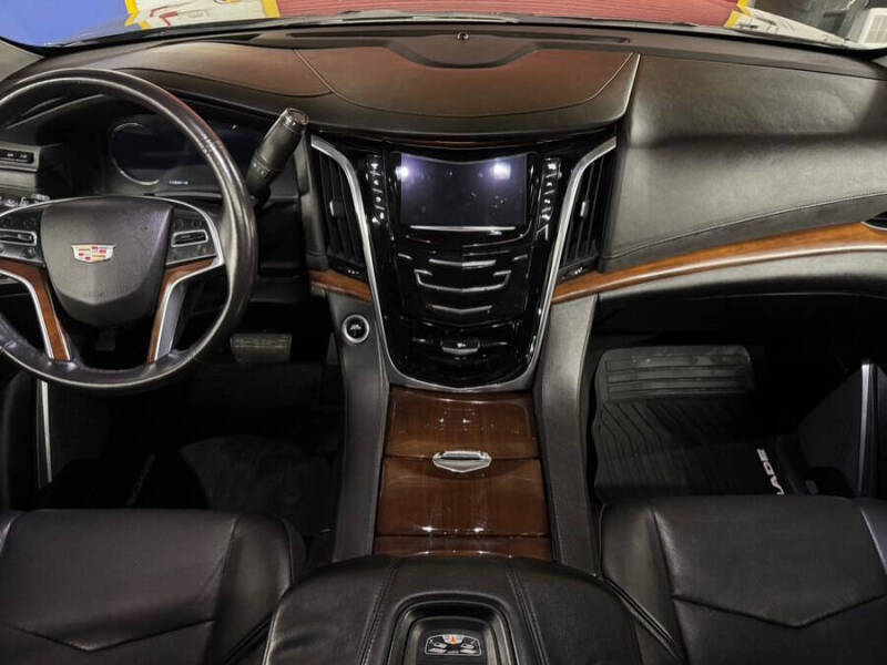 2017 Cadillac Escalade ESV Luxury