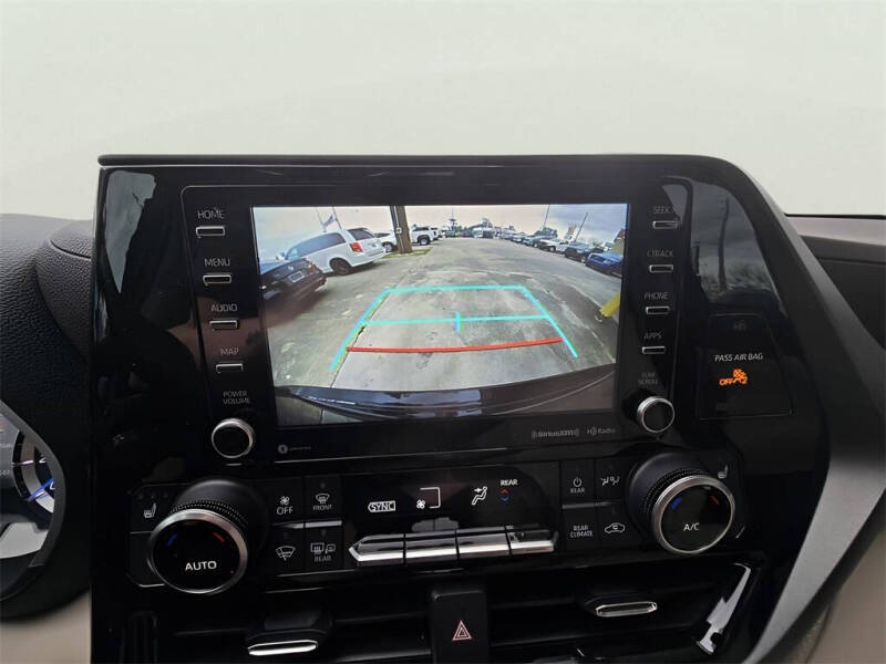 2022 Toyota Highlander Hybrid XLE