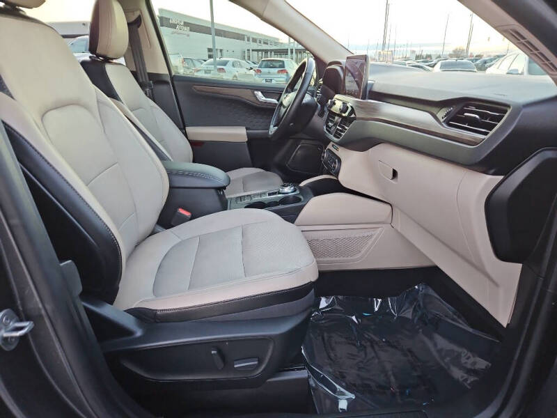 2020 Ford Escape Hybrid Titanium