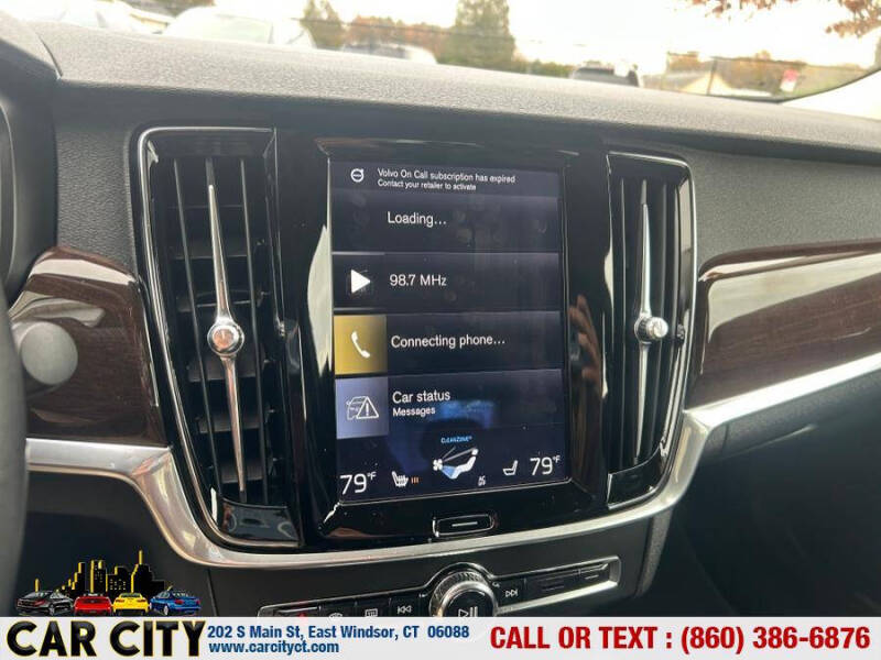 2017 Volvo S90 T6 Momentum