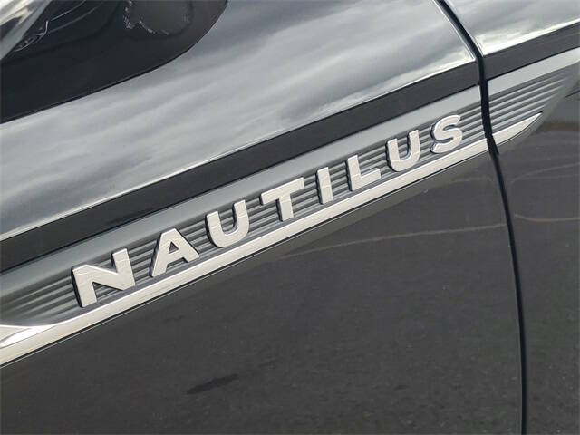 2022 Lincoln Nautilus Reserve