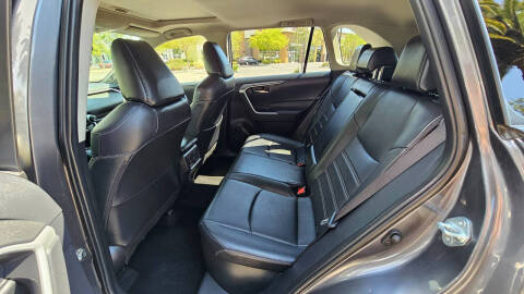 2021 Toyota RAV4 Hybrid XLE Premium