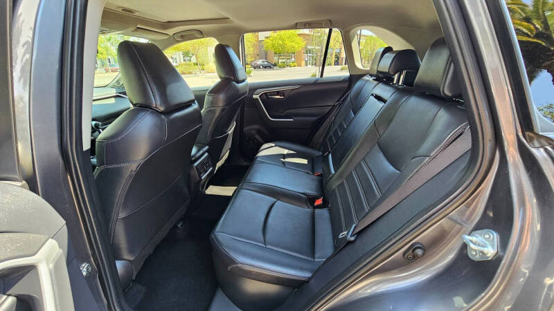 2021 Toyota RAV4 Hybrid XLE Premium