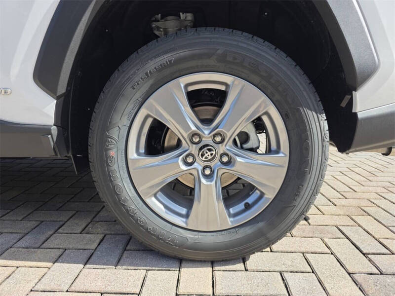 2025 Toyota RAV4 Hybrid LE