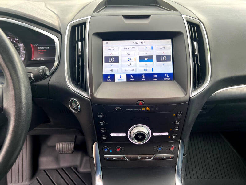 2020 Ford Edge Titanium