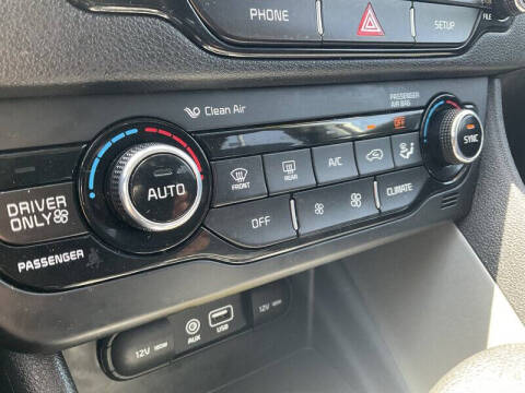 2017 Kia Niro LX