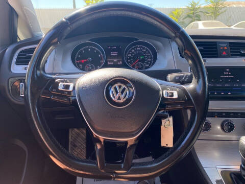 2017 Volkswagen Golf TSI S