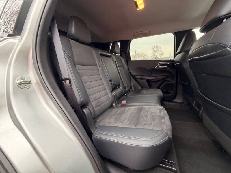 2024 Mitsubishi Outlander SE