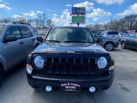 2014 Jeep Patriot for sale at TOWN & COUNTRY MOTORS in Des Moines IA