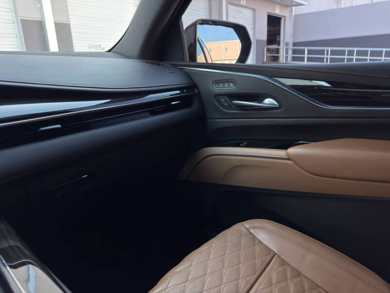 2023 Cadillac Escalade Sport