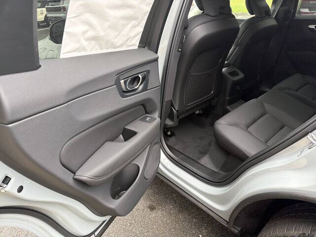 2026 Volvo XC60 T8 Plus