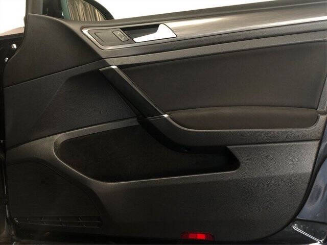 2017 Volkswagen e-Golf SE