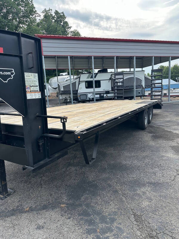 2023 Quality 24' Gooseneck