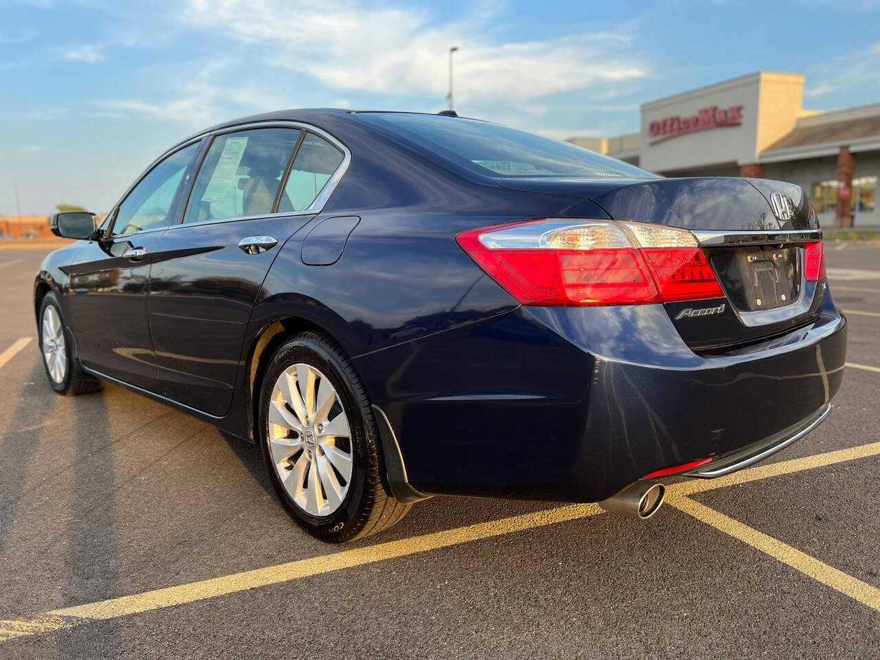 2014 Honda Accord for sale at Ideal Cars LLC in Skokie, IL