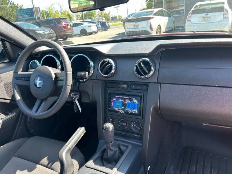 2006 Ford Mustang V6 Standard