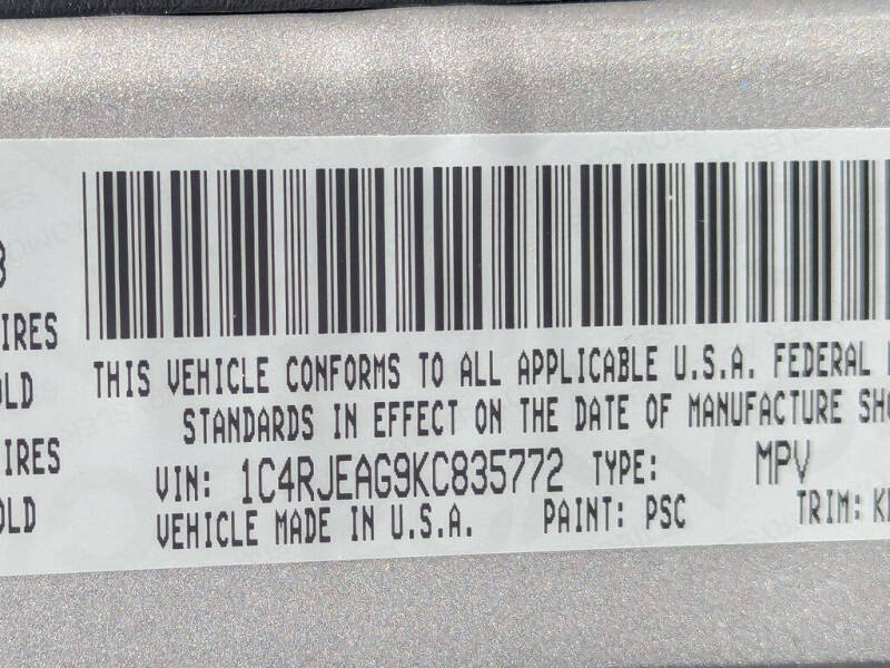 2019 Jeep Grand Cherokee Laredo E