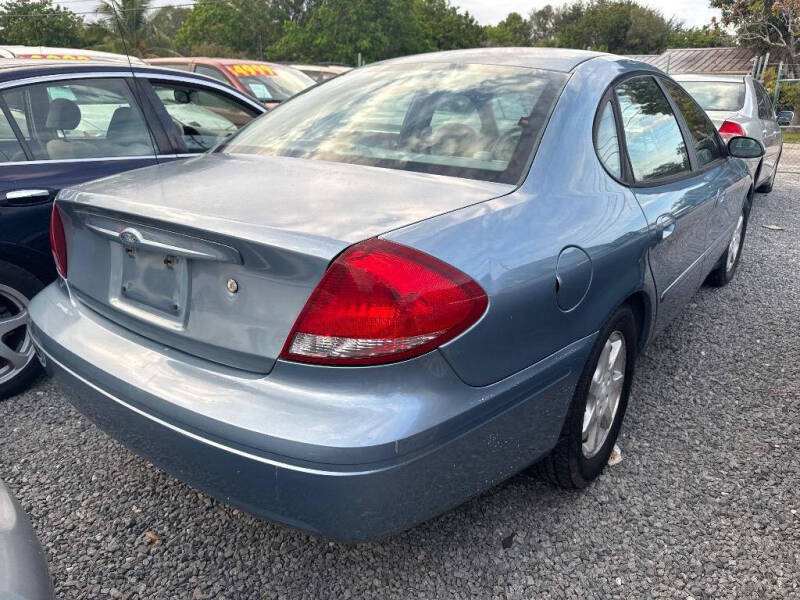 2006 Ford Taurus SEL