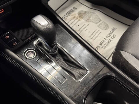 2022 Nissan Kicks SR