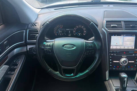 2017 Ford Explorer Platinum