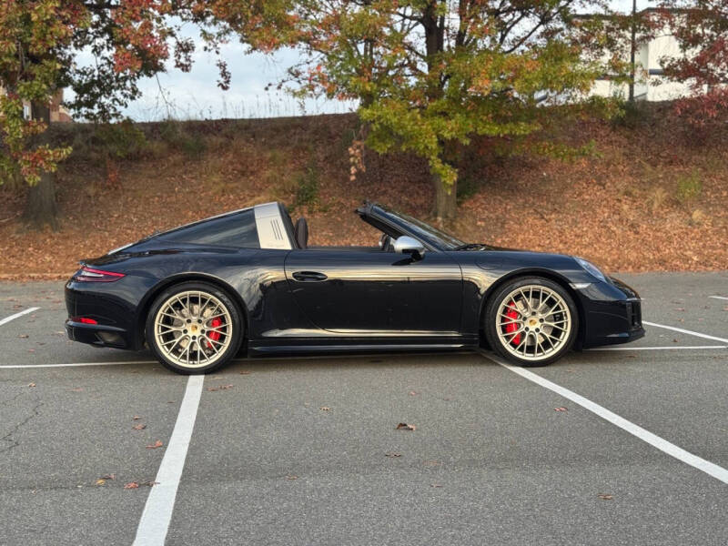 2019 Porsche 911 Targa 4 GTS