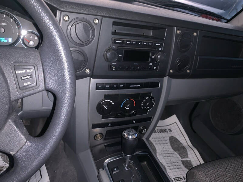 2006 Jeep Commander Base photo 17