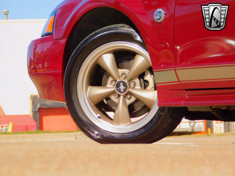 2004 Ford Mustang GT Deluxe