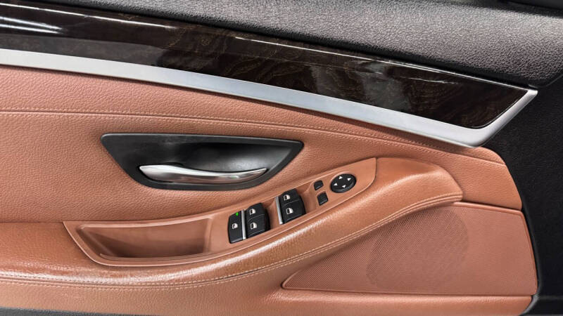 2016 BMW 5 Series 528i