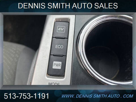 2014 Toyota Prius v Two