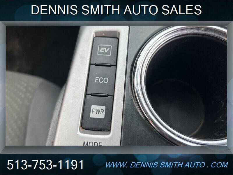 2014 Toyota Prius v Two