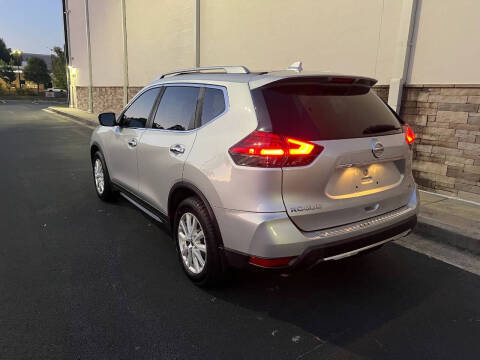 2017 Nissan Rogue SV