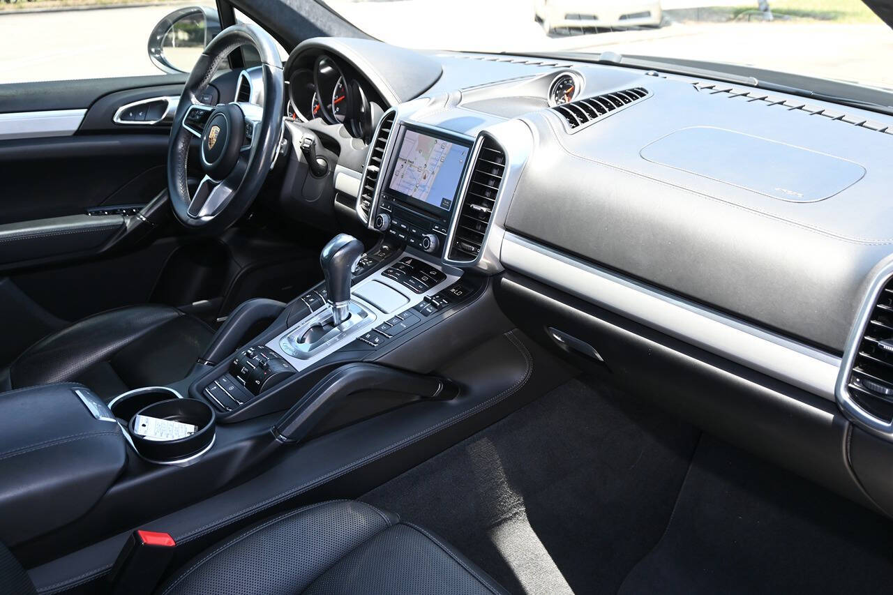 2018 Porsche Cayenne 40