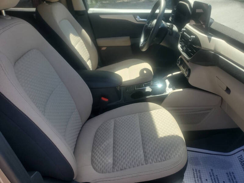 2020 Ford Escape SE