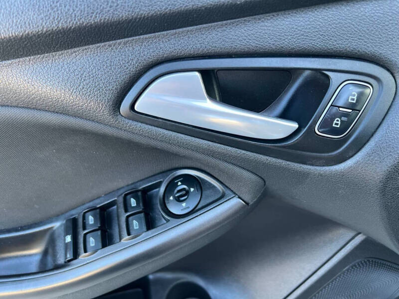 2017 Ford Focus SEL