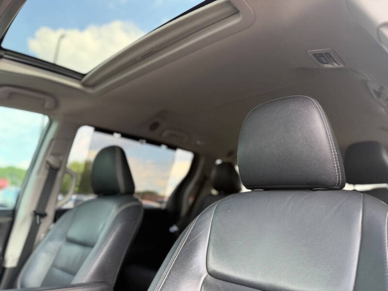 2017 Toyota Sienna SE 8-Passenger