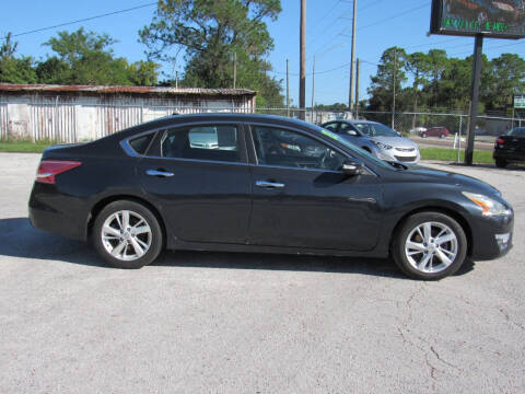 2013 Nissan Altima for sale at Checkered Flag Auto Sales - East in Lakeland FL