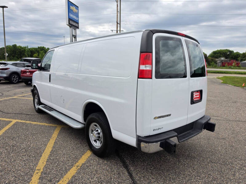 2024 Chevrolet Express 2500