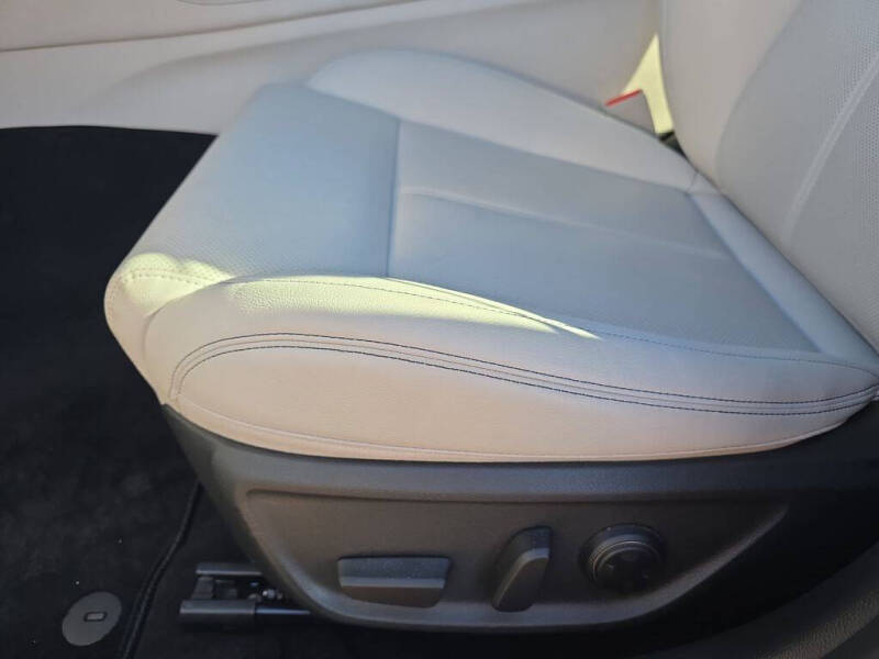 2025 Genesis G70