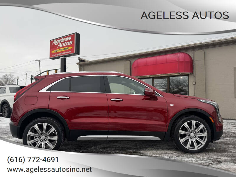 2023 Cadillac XT4 Luxury's photo