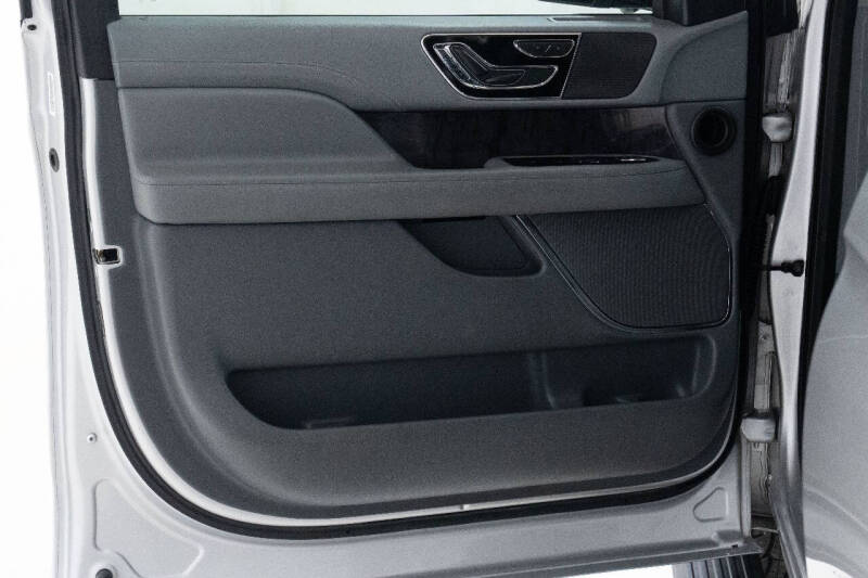 2019 Lincoln Navigator Select