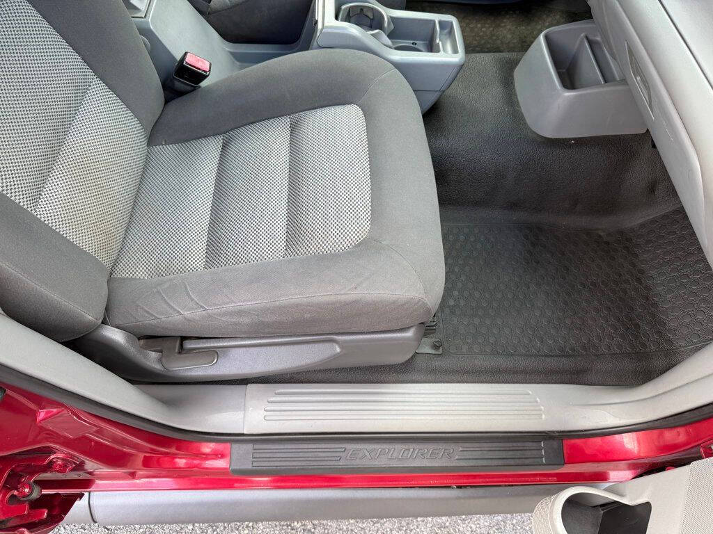 2003 Ford Explorer Sport Trac 47