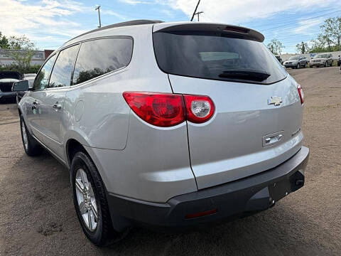 2011 Chevrolet Traverse LT